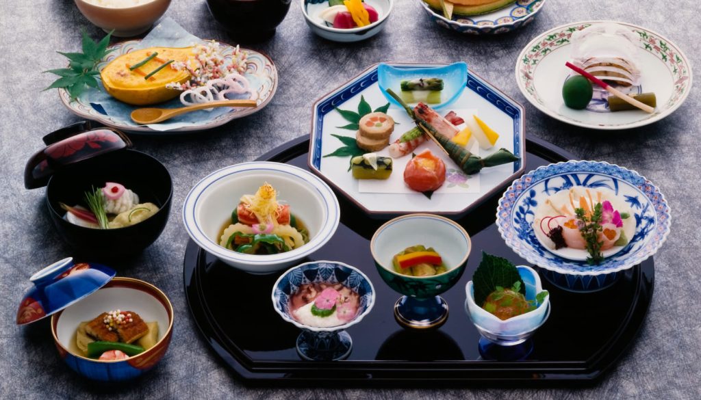 料亭の複数の和風料理