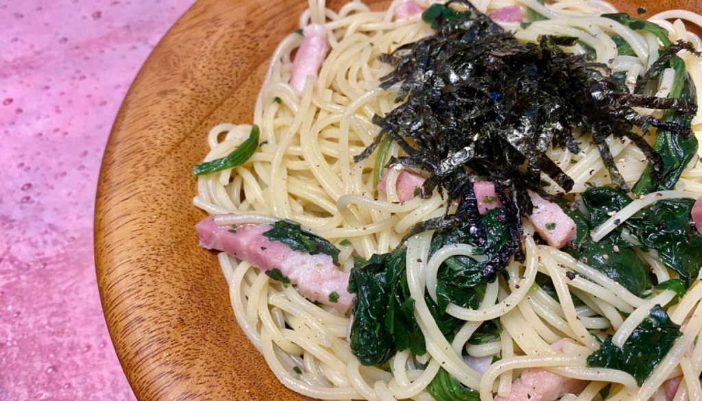 ほうれん草とベーコンのパスタ