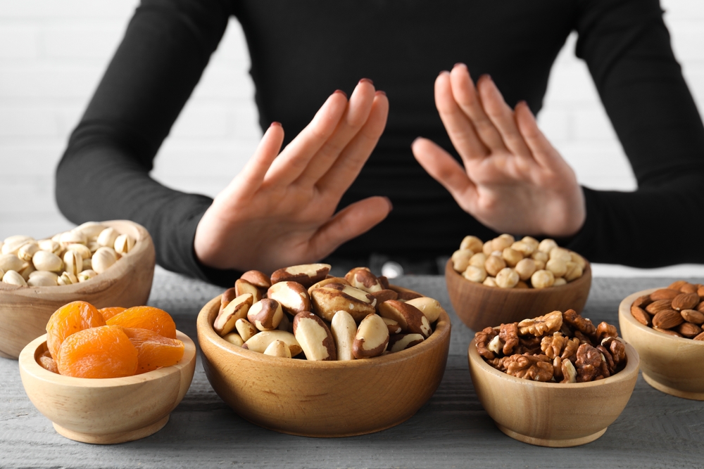 ナッツなどの豆類を拒否する手